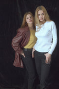 712099 Shock Sisters A4 Photo Print