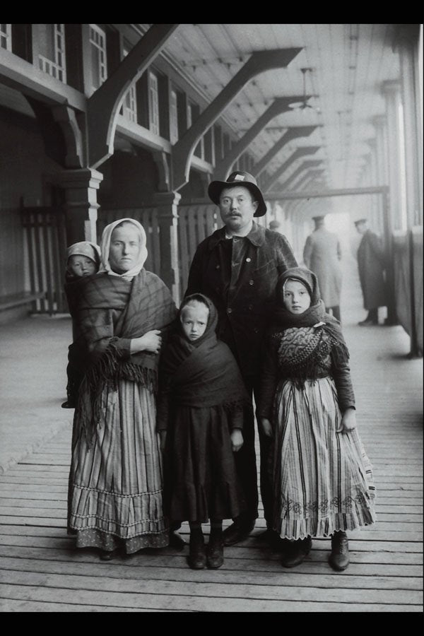 715086 German Immigrants, Circa 1910, Photo By W.J. Topley PA10254 A4 Photo Print