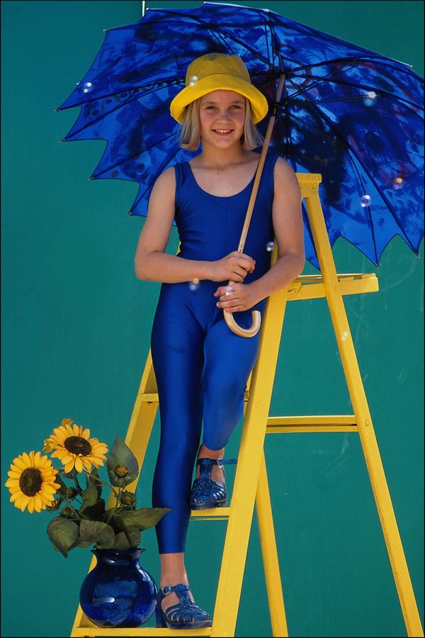 716087 Girl With Ladder A4 Photo Print