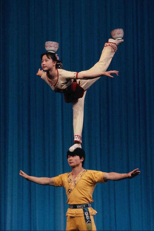 721009 Chinese Acrobats At London Coliseum A4 Photo Print