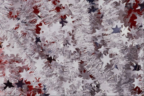 724042 White Christmas Garland A4 Photo Print