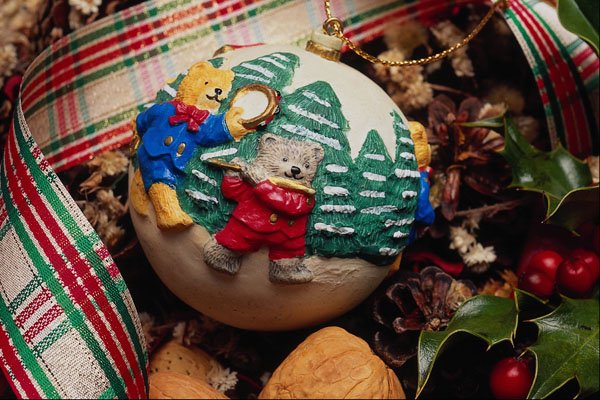 724055 Child's Christmas Ball A4 Photo Print