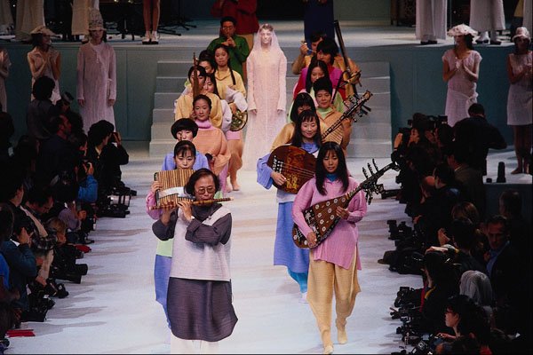 725065 Kenzo, Paris Spring Collection, 1995 A4 Photo Print