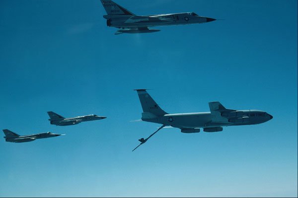 727056 Air Tanker Refueling Fighter Jets A4 Photo Print