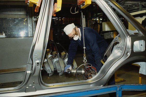 730051 Car Production, Austin Rover Factory, Cowley, England A4 Photo Print