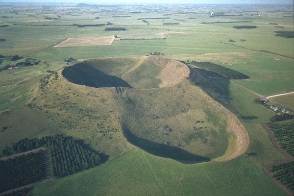 735062 Mount Schank (Volcano), Mount Gambier, South Australia A4 Photo Print