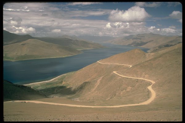 737061 Yamdrokso Lake A4 Photo Print