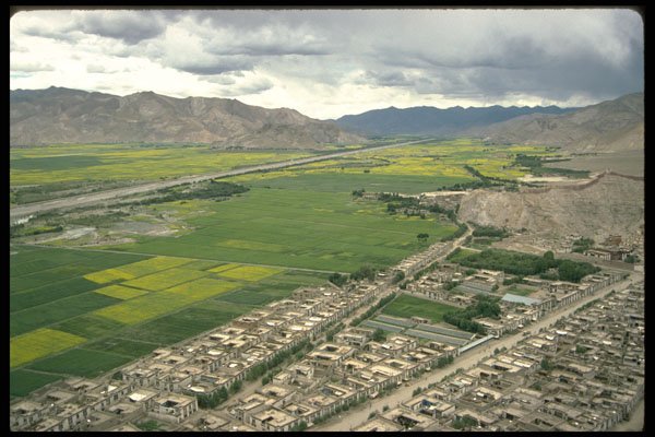 737065 Gyantse Valley A4 Photo Print