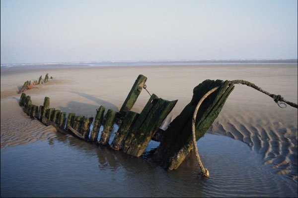 739077 Shipwreck A4 Photo Print