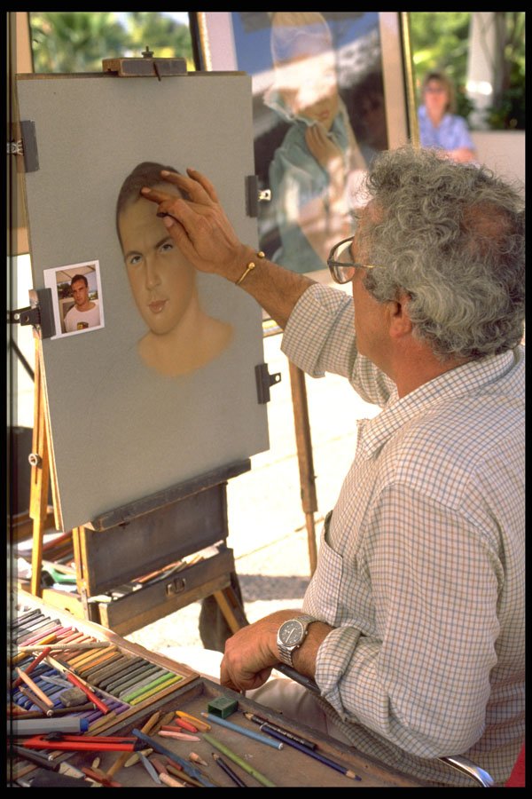 742092 Street Artist, Tenerife, Spain A4 Photo Print