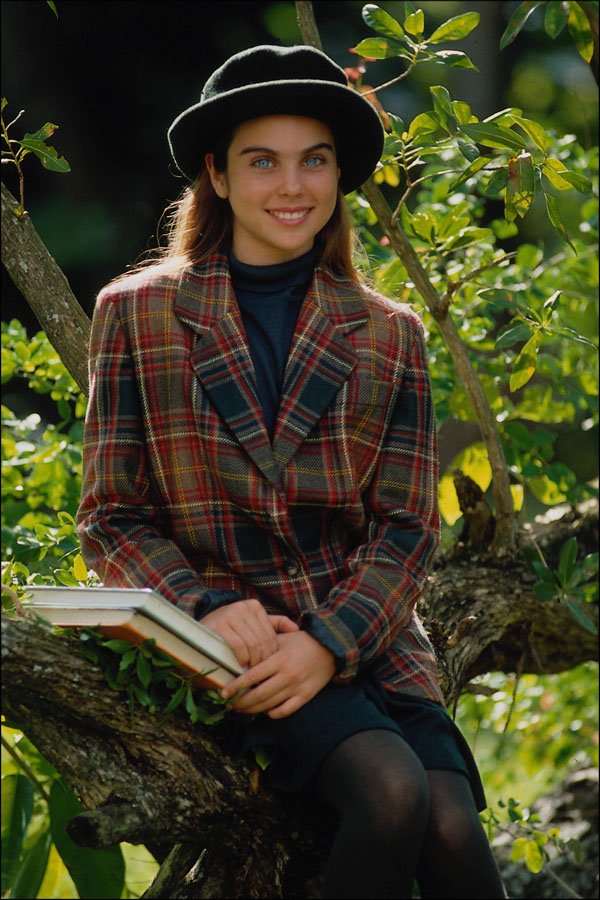 743002 English Schoolgirl A4 Photo Print