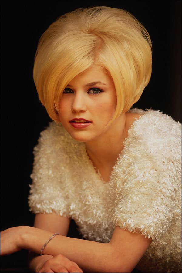 743030 Blonde Bomb A4 Photo Print