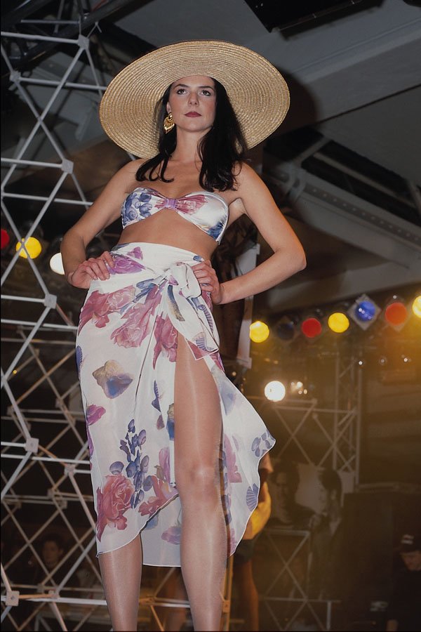 746005 Fashion Show, London, England A4 Photo Print