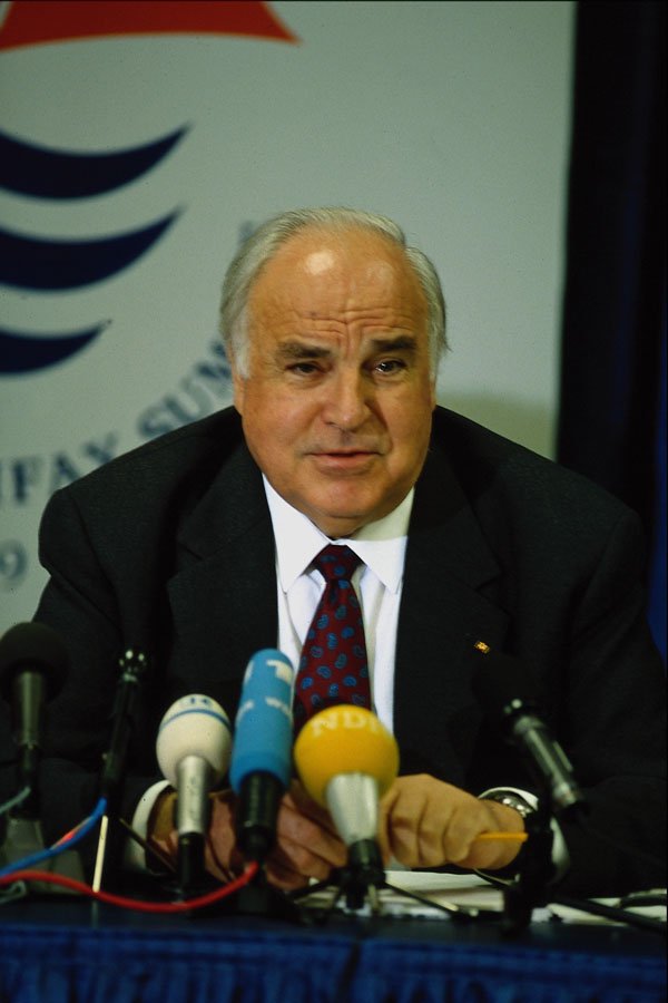 747087 Germany's Chancellor, Helmut Kohl During Press Conference A4 Photo Print