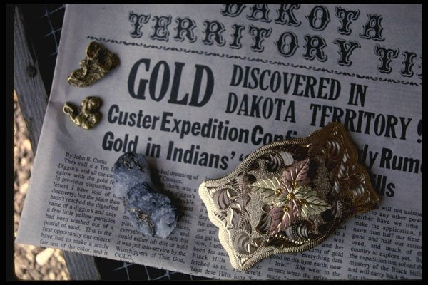 757004 Gold Nuggets From Washing Pan A4 Photo Print