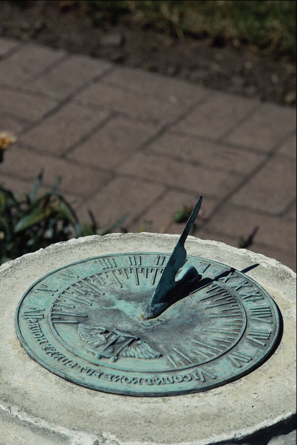 762091 Sundial A4 Photo Print