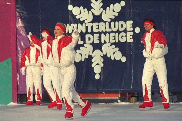 769095 Figure Skaters, Winterlude, Ottawa, Ontario, Canada A4 Photo Print
