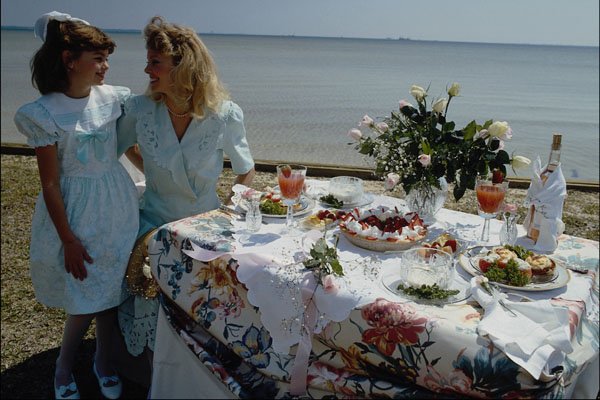 769096 Waiting For Lunch, Pensacola, Florida, U.S.A. A4 Photo Print