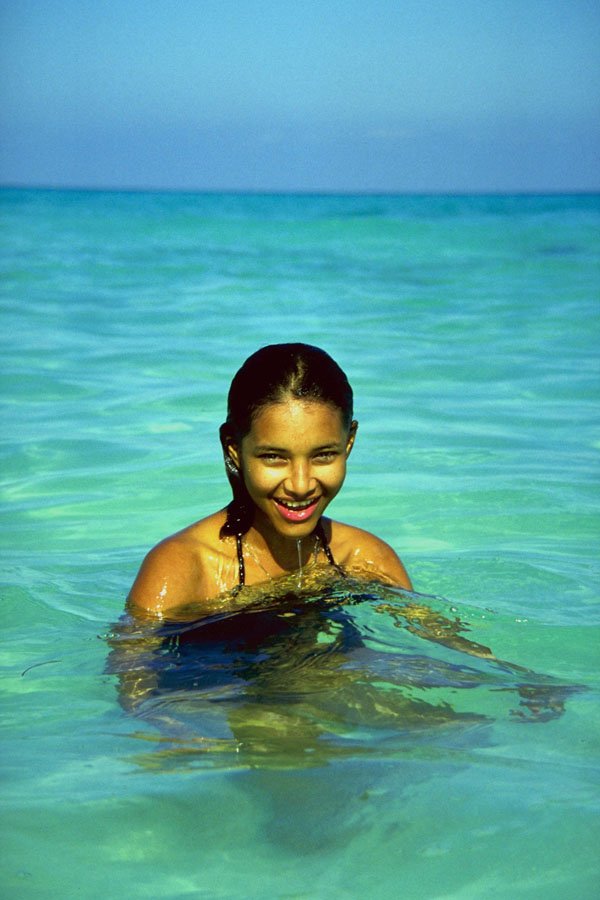 770093 Girl Swimming, Mexico A4 Photo Print