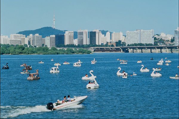 772033 Boating, Han River A4 Photo Print