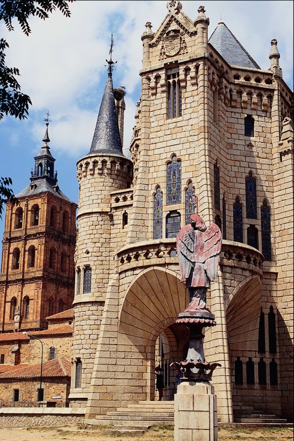776098 Palacio De Gaudi And Cathedral, Astorga, Castilla Y Leon, Spain A4 Photo Print
