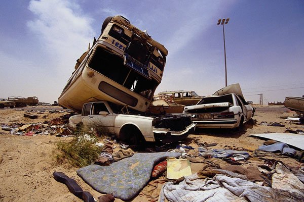 778091 Devastation On Basra Road, Kuwait A4 Photo Print
