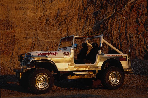 779002 Jeep, Thailand A4 Photo Print
