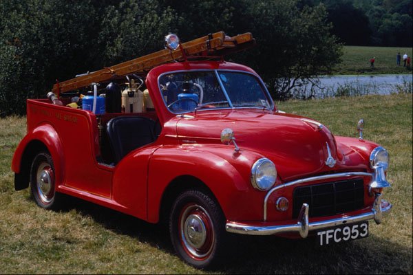 779076 1952 Morris Minor Fire Appliance A4 Photo Print