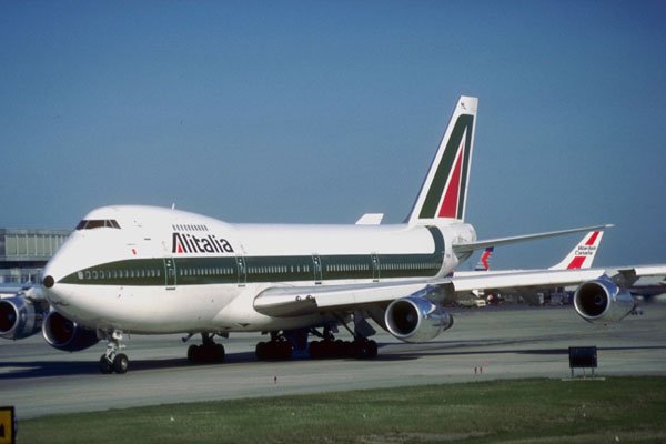 781037 Boeing 747 A4 Photo Print