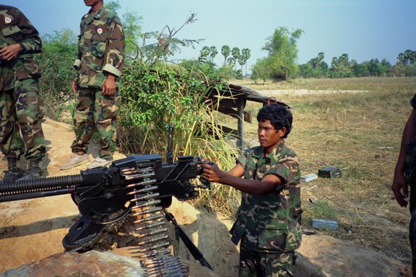 782062 Cambodian Guerrilla Fighter Mans Heavy Machine Gun A4 Photo Print
