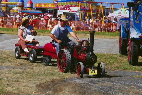 782069 Tilly, 4 inch Scale Burrel Traction Engine A4 Photo Print