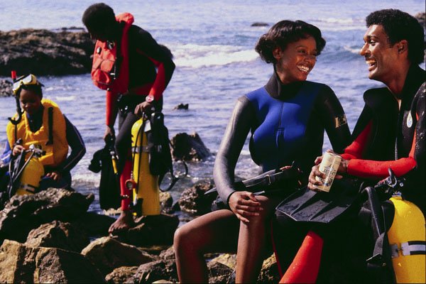 782098 Couples At Seashore, In Scuba Gear A4 Photo Print