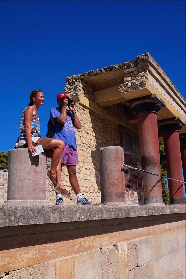 783029 Couple On Ruins, Knossos, Crete, Greece A4 Photo Print