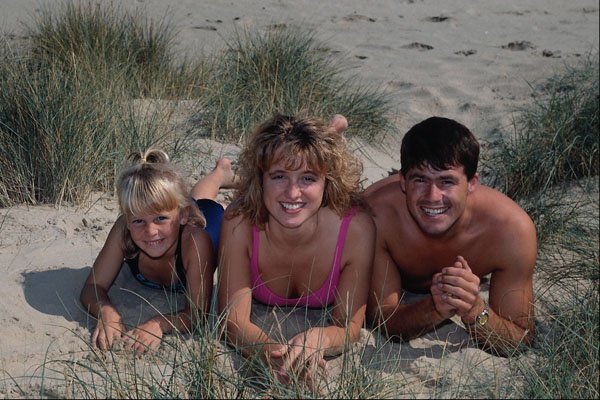 783046 Tania, Marcia And Sam On The Beach A4 Photo Print