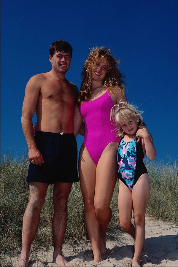 783047 Tania, Marcia And Sam On The Beach A4 Photo Print