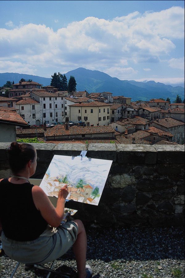 783067 Artist In Barga, Tuscany, Italy A4 Photo Print