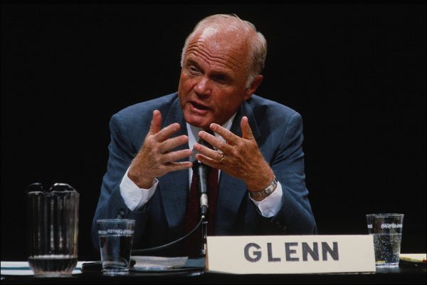 784067 State Senator At A Nationally Televised Presidential Conference A4 Photo Print