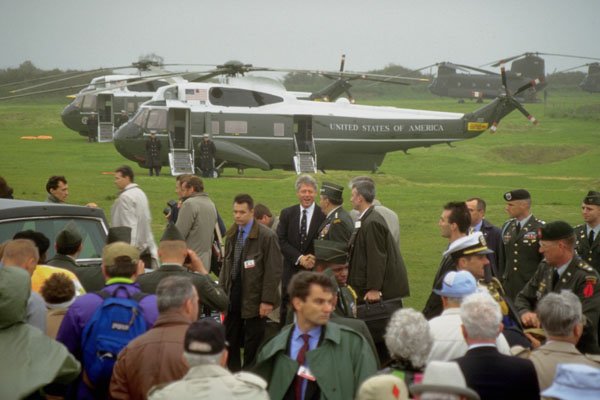785003 President Bill Clinton At Pointe Du Hoc, France A4 Photo Print
