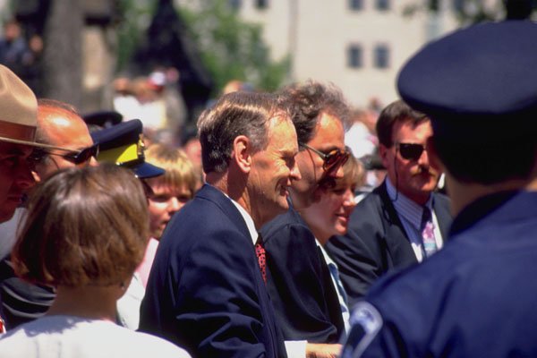 785012 Prime Minister Jean Chretien Meets The People A4 Photo Print