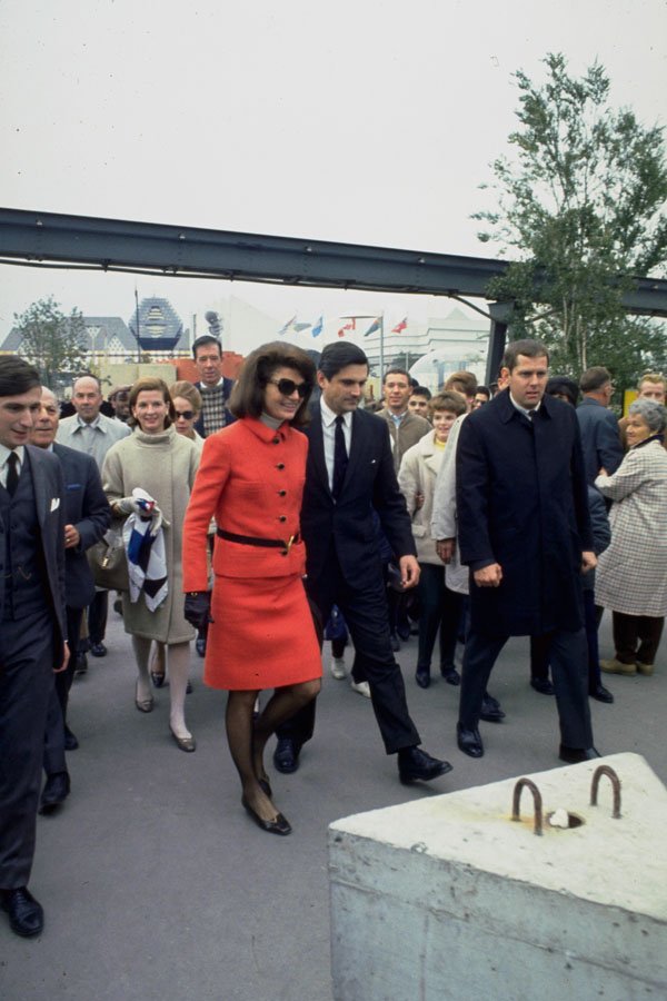 785013 Jackie Kennedy Walking At Expo 67, Montreal, Canada A4 Photo Print