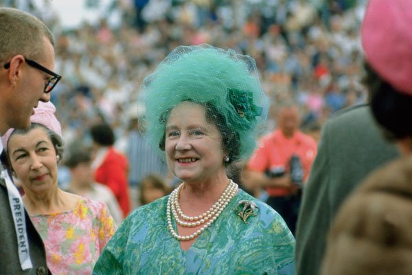 785065 Queen Mother Alights From Her Limo, Prince Edward Island, Canada A4 Photo Print