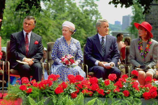 785075 Governor General, Queen Elizabeth And Prime Minister Mulroney, Ottawa, Canada A4 Photo Print