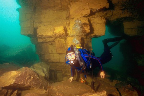 787035 Entering The Grotto, Caves, Tobermory, Ontario, Canada A4 Photo Print