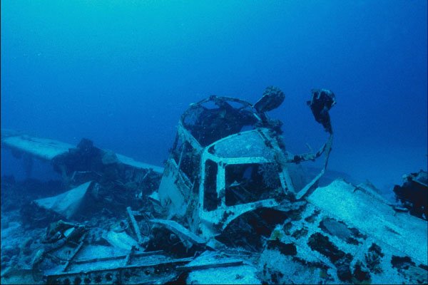 787079 Betty Bomber, Lagoon A4 Photo Print