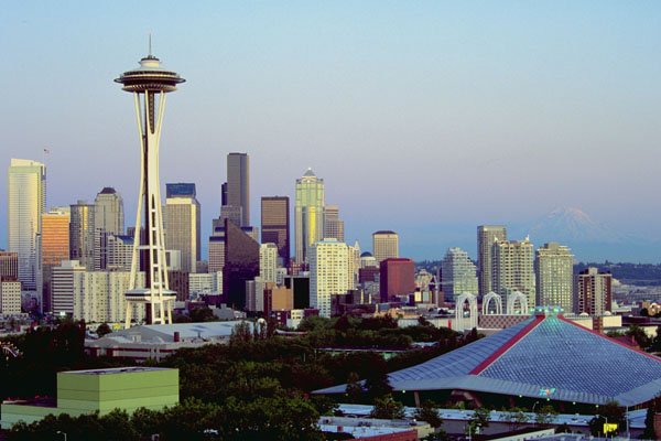 790020 Seattle With Mount Rainier, Washington State, U.S.A. A4 Photo Print