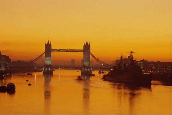 792047 Tower Bridge At Dawn A4 Photo Print