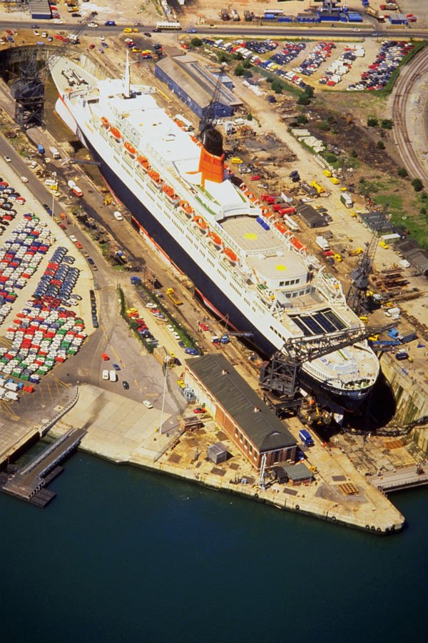 793044 Queen Elizabeth II In King George V Graving Dry Dock, Southampton, U.K. A4 Photo Print