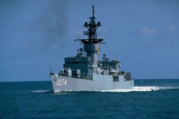 793065 Navy Ship Arriving, Pearl Harbor, Honolulu, Hawaii, U.S.A. A4 Photo Print