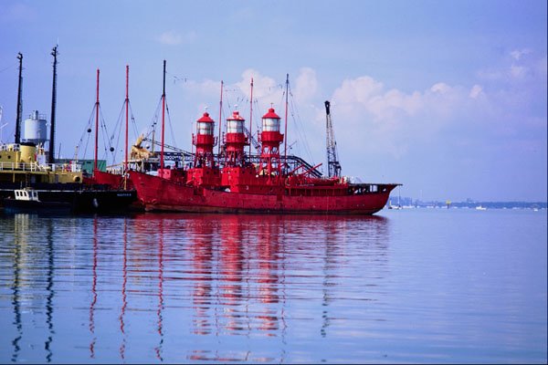 793081 Trinity Lightships, At The Breakers A4 Photo Print