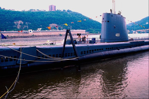 793092 USS Requin, World War II Submarine, Pittsburgh, Kansas, U.S.A. A4 Photo Print
